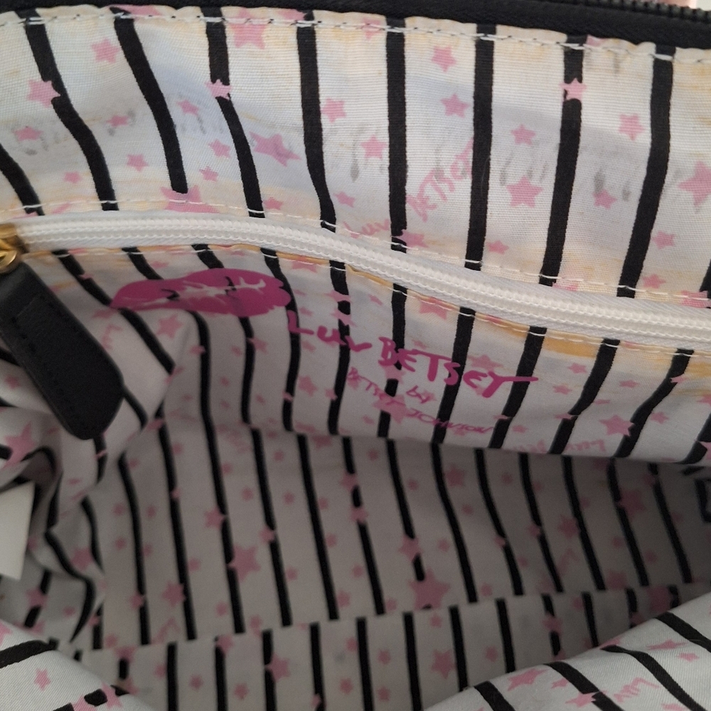 Betsey Johnson "Darcy" shoulder/crossbody bag - Picture 9 of 10